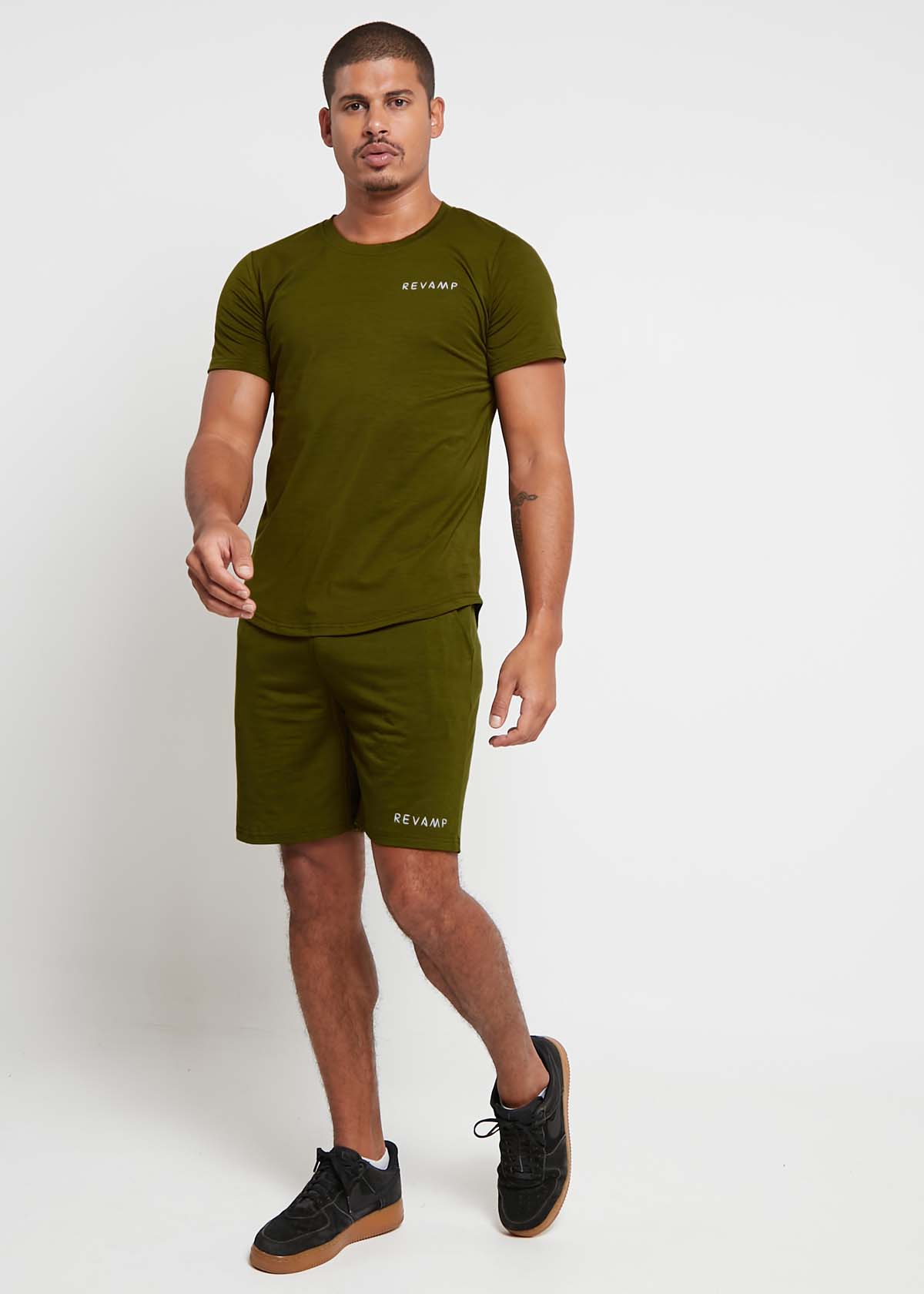 REVAMP-loungemein-olive_1