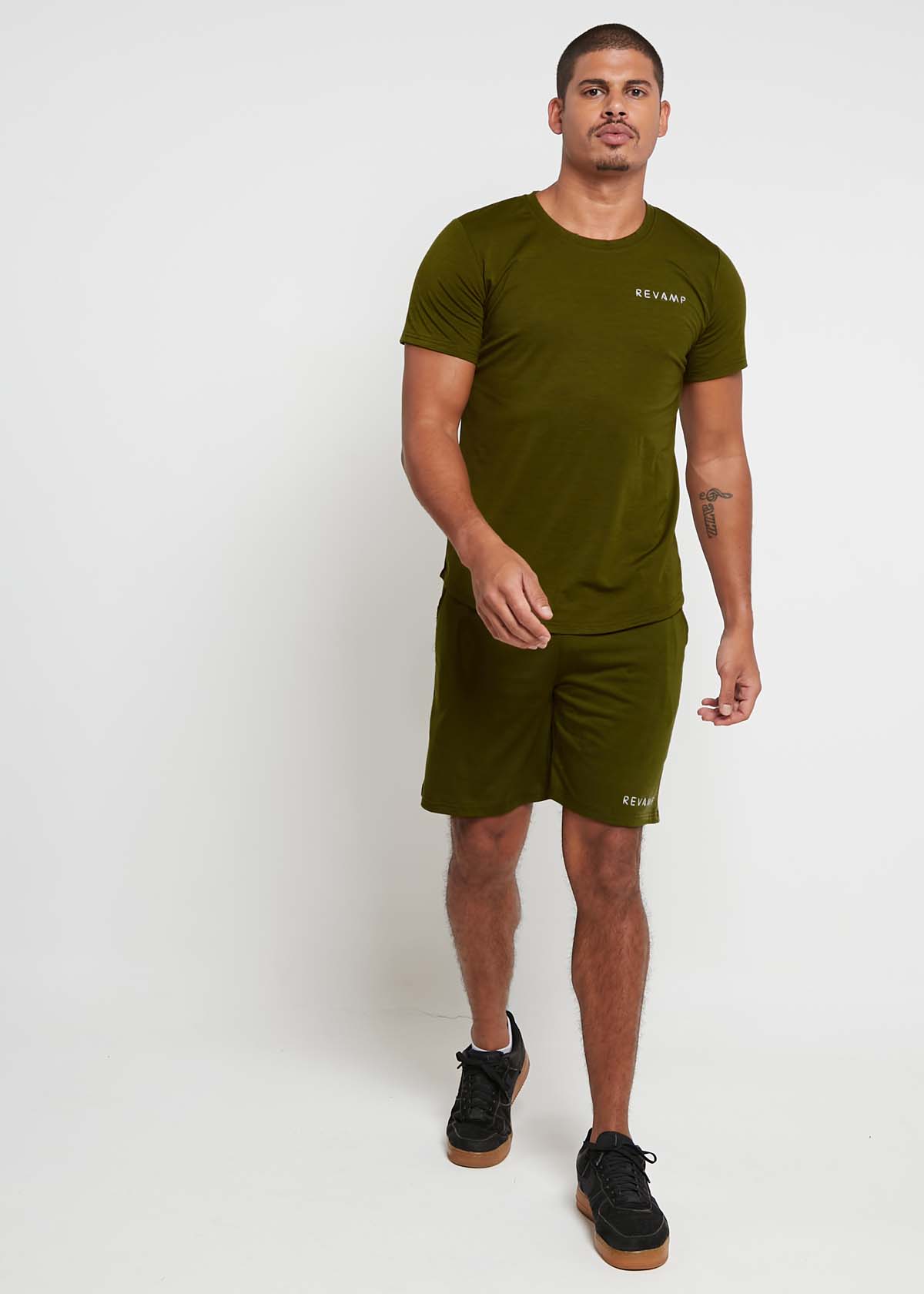 REVAMP-loungemein-olive_5